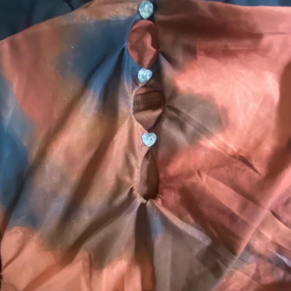 Heart Button Tie-Dye Top